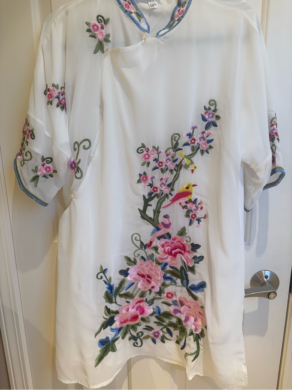 Embroidered White Floral Bird Tunic Top